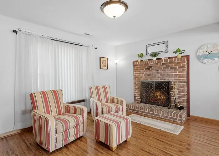 Perfect Private Getaway Minutes To Virginia Beach!